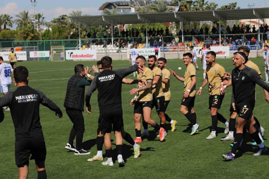 Manavgat Belediyespor Mahmutlar’ı 5-0 Mağlup Etti