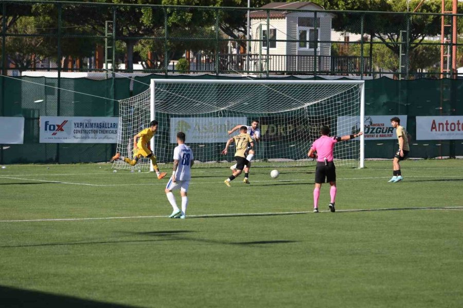 Manavgat Belediyespor Mahmutlar’ı 5-0 Mağlup Etti