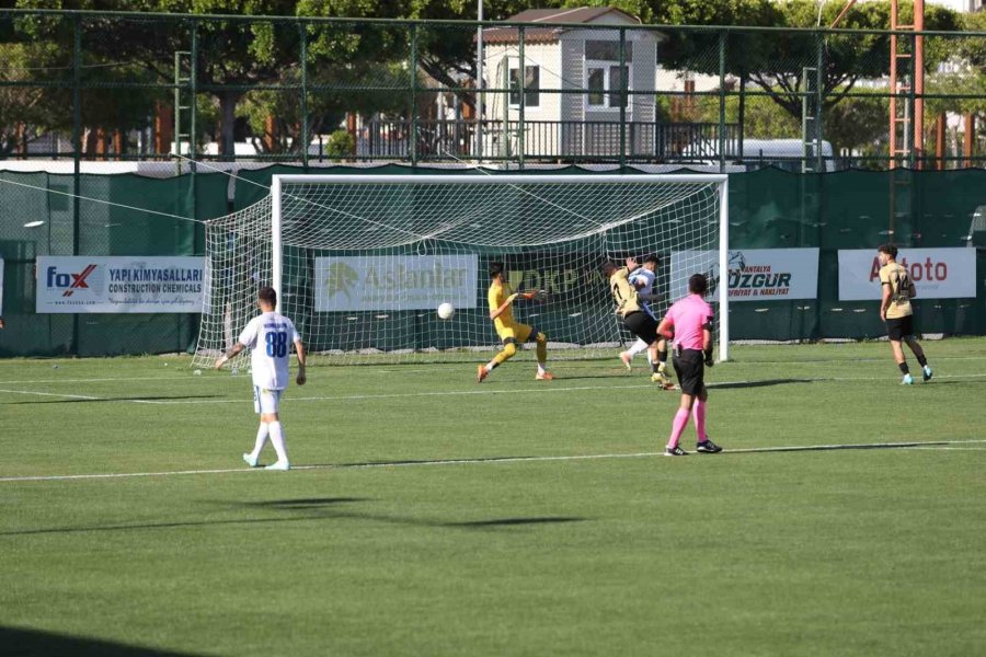 Manavgat Belediyespor Mahmutlar’ı 5-0 Mağlup Etti