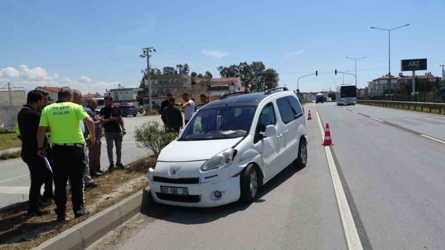 Karayolunda Korku Dolu Anlar: Çarptı, Savruldu, Bariyere Çarparak Durabildi