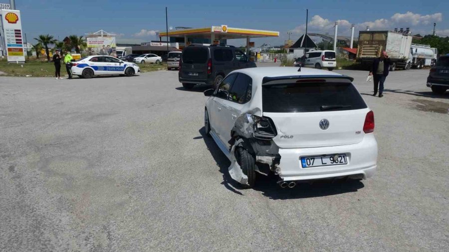 Karayolunda Korku Dolu Anlar: Çarptı, Savruldu, Bariyere Çarparak Durabildi