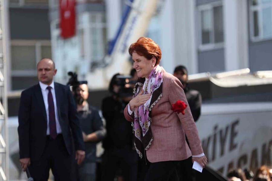 İyi Parti Genel Başkanı Akşener: "18-26 Yaş Arasındaki Gençlere İş Bulana Kadar 2 Bin 500 Lira Maaş Ödeyeceğiz"