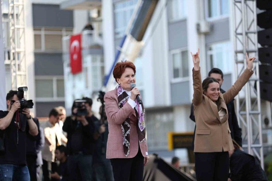 İyi Parti Genel Başkanı Akşener: "18-26 Yaş Arasındaki Gençlere İş Bulana Kadar 2 Bin 500 Lira Maaş Ödeyeceğiz"