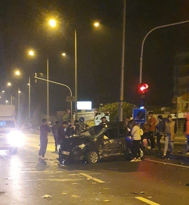 Mersin’de Otobüs İle Çarpışan Otomobilin Sürücüsü Hayatını Kaybetti