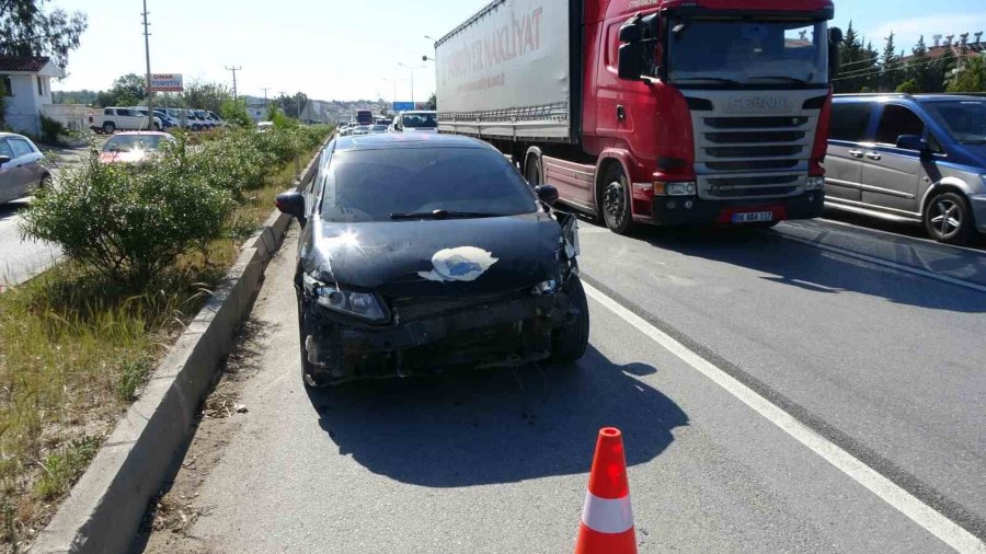 Alkollü Ve Ehliyetsiz Sürücü Zincirleme Kazaya Sebep Oldu