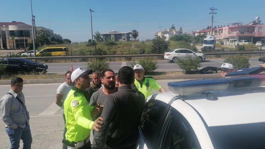 Alkollü Ve Ehliyetsiz Sürücü Zincirleme Kazaya Sebep Oldu