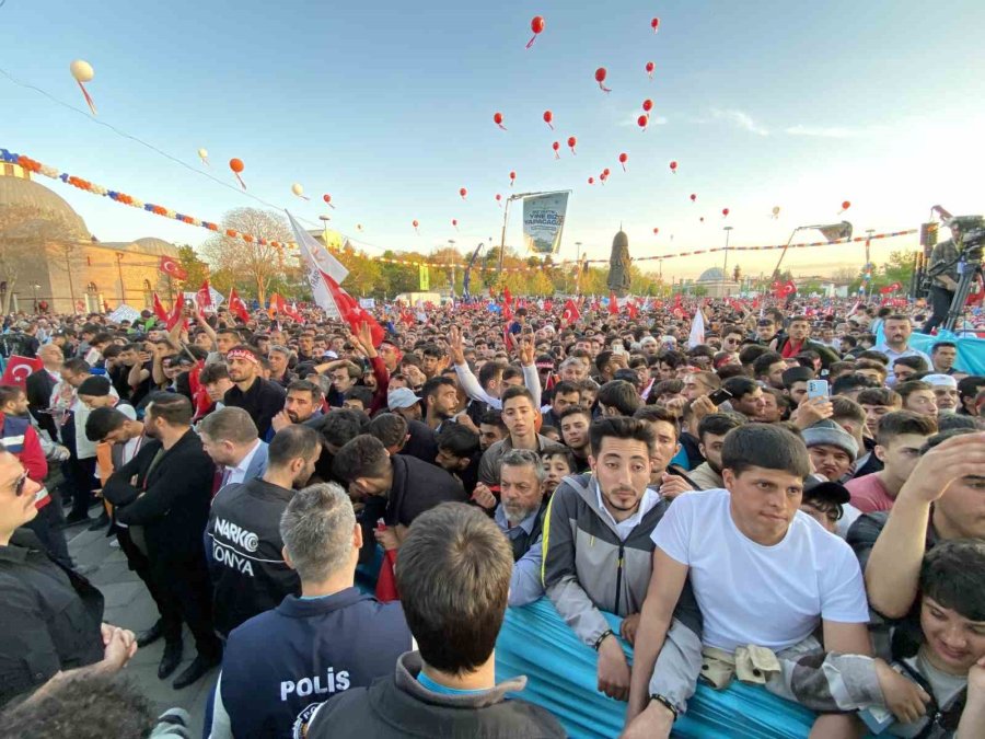 Cumhurbaşkanı Erdoğan: "21 Yıldır Gece Gündüz Demeden Tüm Türkiye’ye Aşkla Hizmet Ediyoruz"