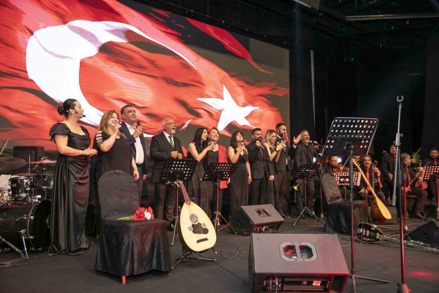 Mersin’de ’gönülden Gönüle’ Konseri Yoğun İlgi Gördü