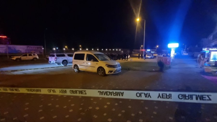 Manavgat’ta Silahlı Ağaç Sökme Ve Branda Kesme Kavgası: 2’si Ağır 5 Yaralı