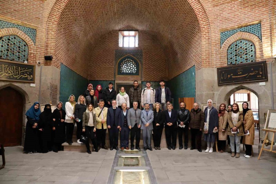 Sadreddin Konevi Konferansları Sürüyor