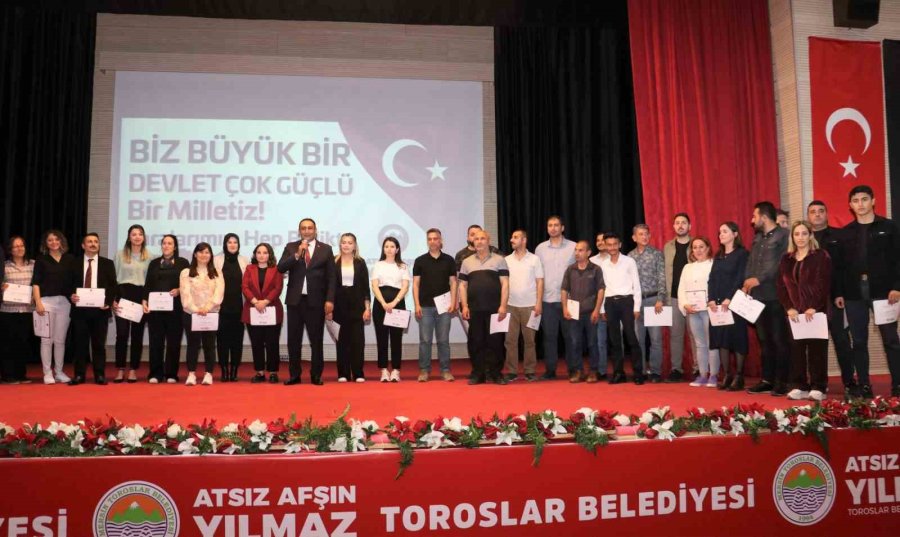 Toroslar’da Depremde Fedakarca Çalışan Personele Teşekkür Belgesi