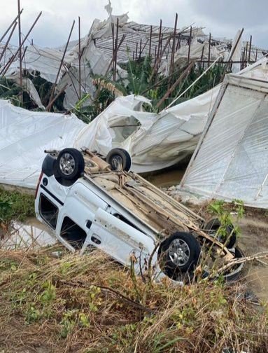 Mersin Valiliği: Hortumda 13 Kişi Yaralandı, 100 Sera Zarar Gördü