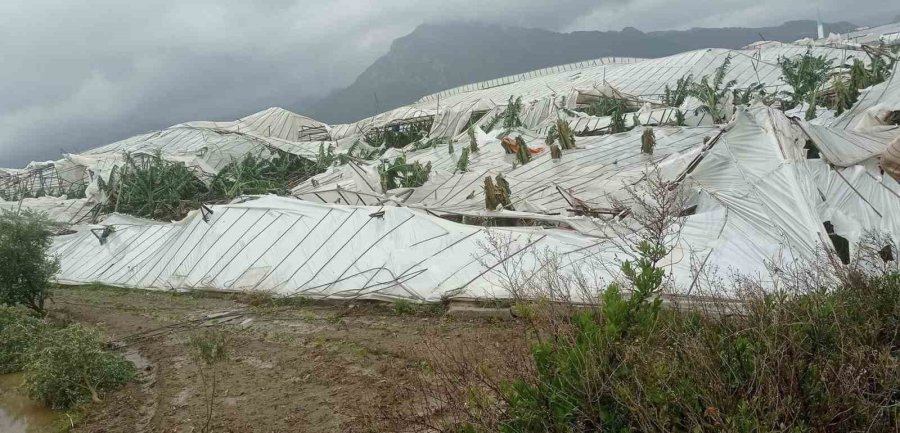 Fırtına Ve Hortum Biri Tır İki Aracı Devirdi, Çatıları Uçurup Seraları Parçaladı