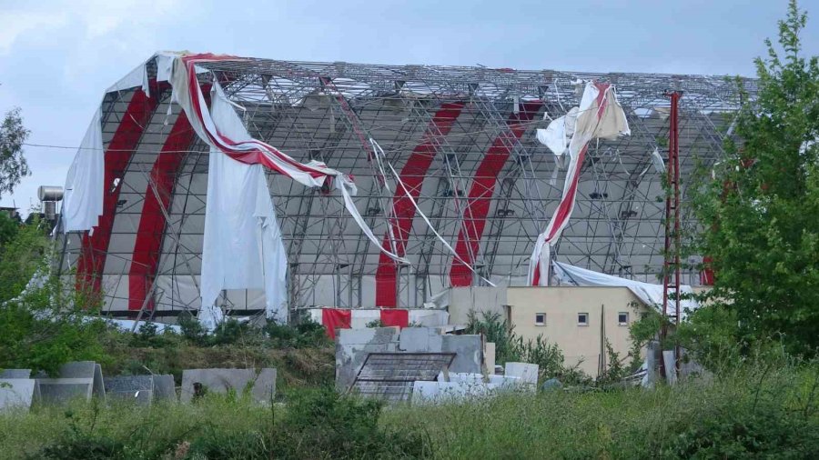 Hortumun Yıkıp Geçtiği Sera Sahipleri Yaşadıklarını Anlattı