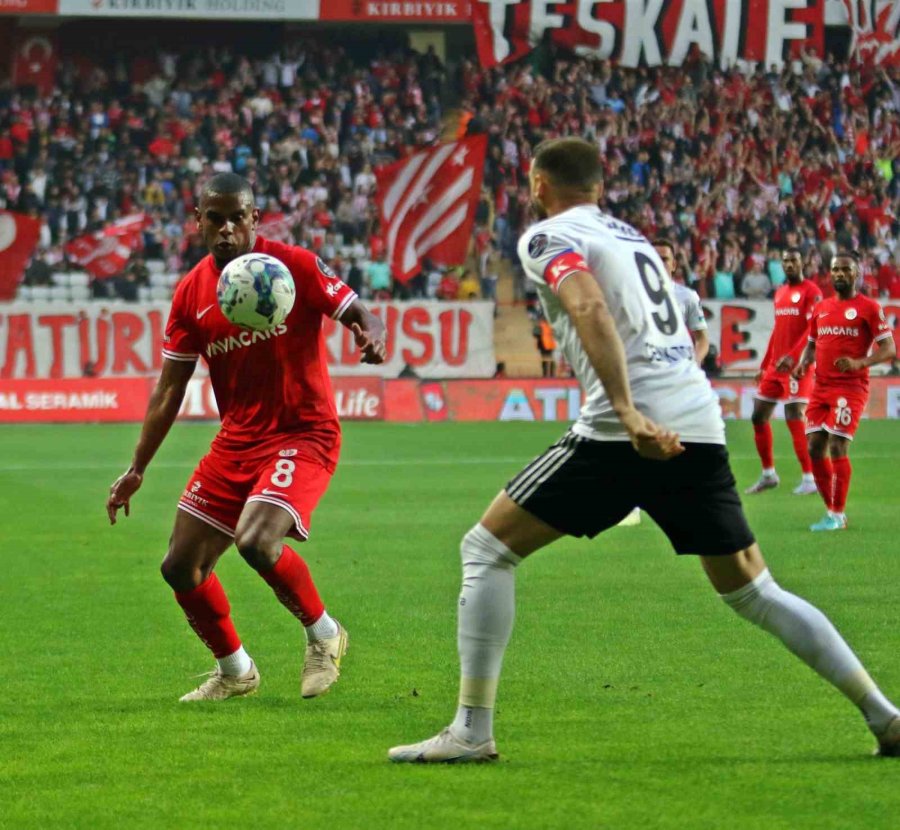 Spor Toto Süper Lig: Fta Antalyaspor: 1 - Beşiktaş: 0 (ilk Yarı)