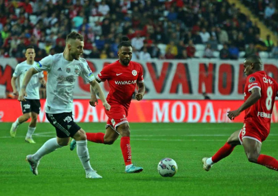 Spor Toto Süper Lig: Fta Antalyaspor: 1 - Beşiktaş: 0 (ilk Yarı)