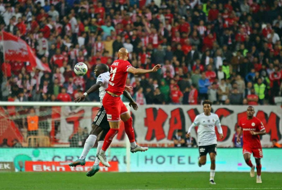 Spor Toto Süper Lig: Fta Antalyaspor: 1 - Beşiktaş: 0 (ilk Yarı)