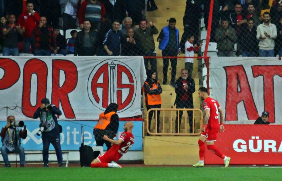 Spor Toto Süper Lig: Fta Antalyaspor: 1 - Beşiktaş: 0 (ilk Yarı)