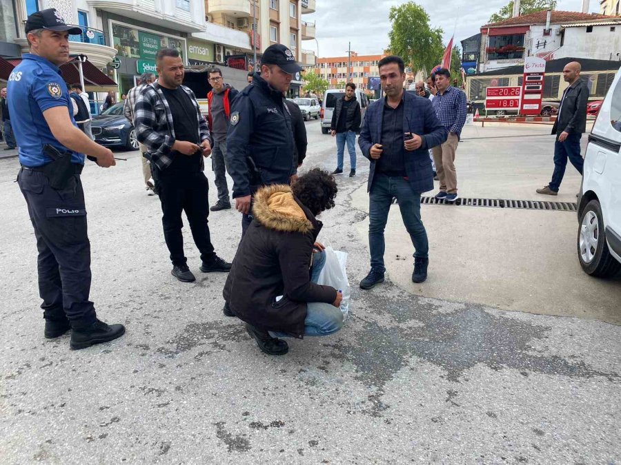 Çatıya Çıkıp Ekiplere Zor Anlar Yaşattı, İki Saat Sonunda İkna Edilebildi