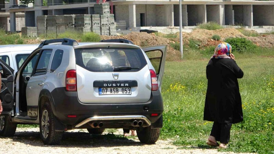 Hastaneye Giden Çiftin Evi Alev Alev Yandı, Bir Vatandaş Yangının Sebebini Yüzlerce Metre Uzaktan Yorumladı