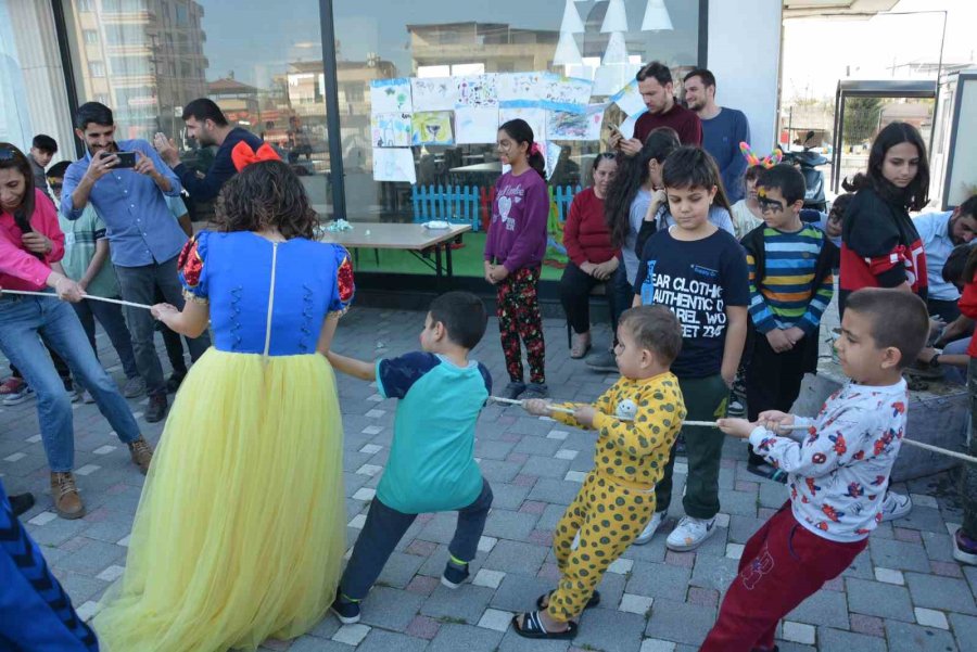 Mersin’de Depremzede Çocuklara Moral Etkinliği