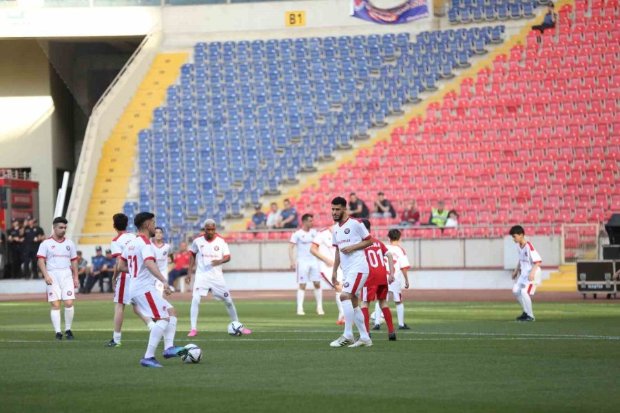 “tff Omuz Omuza Gösteri Maçı” Mersin’de Oynandı