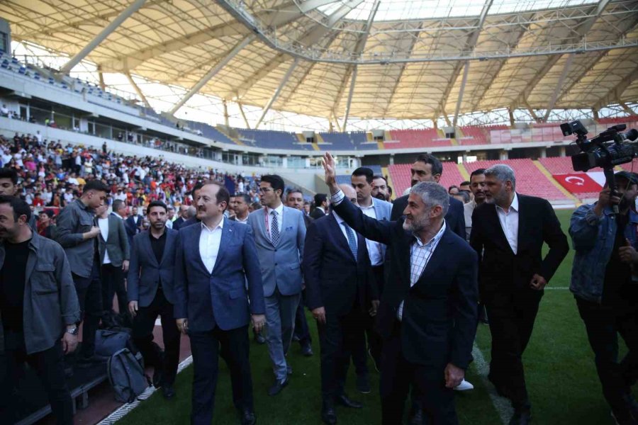 “tff Omuz Omuza Gösteri Maçı” Mersin’de Oynandı