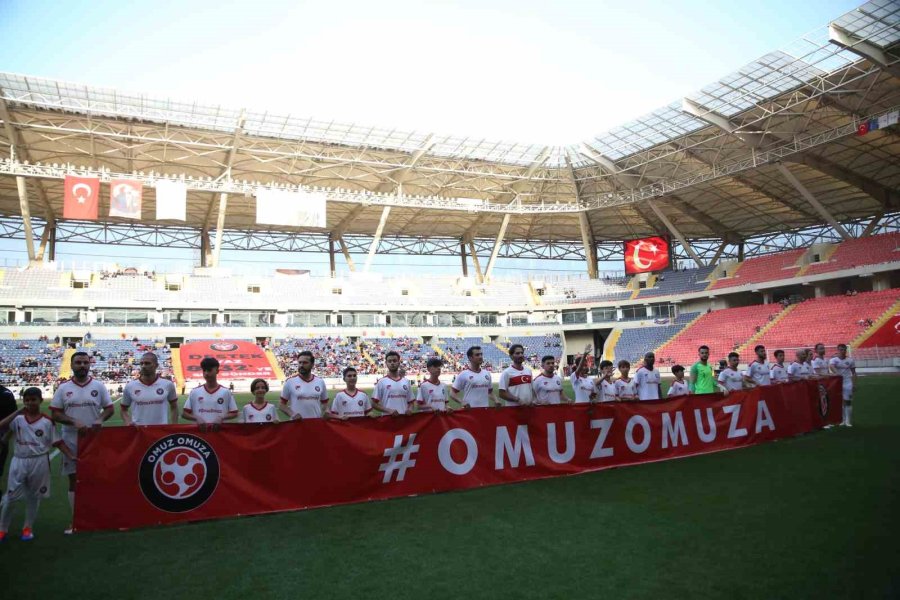 “tff Omuz Omuza Gösteri Maçı” Mersin’de Oynandı