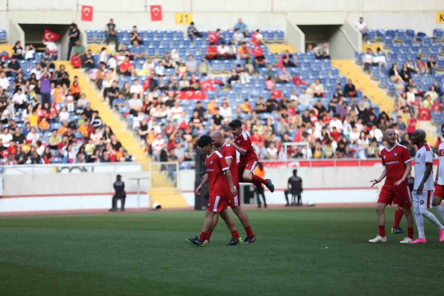 “tff Omuz Omuza Gösteri Maçı” Mersin’de Oynandı