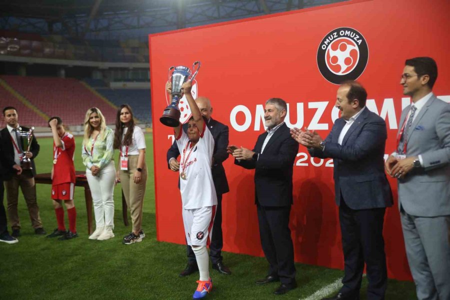 “tff Omuz Omuza Gösteri Maçı” Mersin’de Oynandı