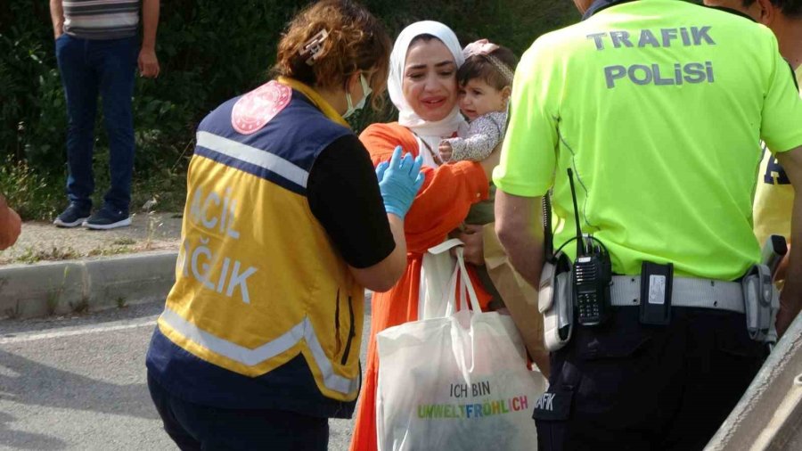 Takla Atan Kadın Sürücü Gözyaşlarına Hakim Olamadı