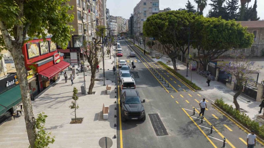 İstiklal Caddesi Tamamen Trafiğe Açıldı