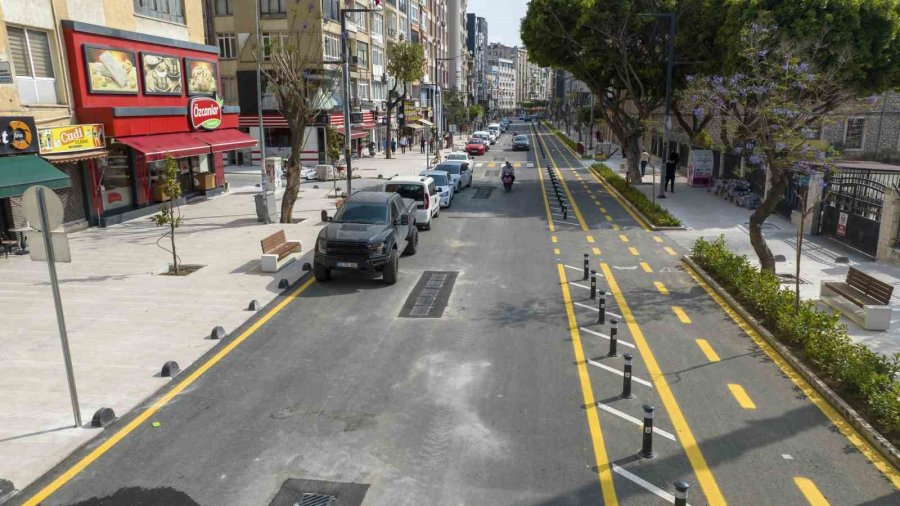 İstiklal Caddesi Tamamen Trafiğe Açıldı