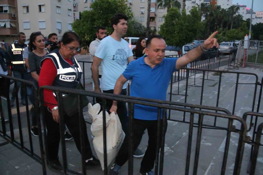 Antalya’da Sayılan Oylar Toplama Noktasına Gelmeye Başladı