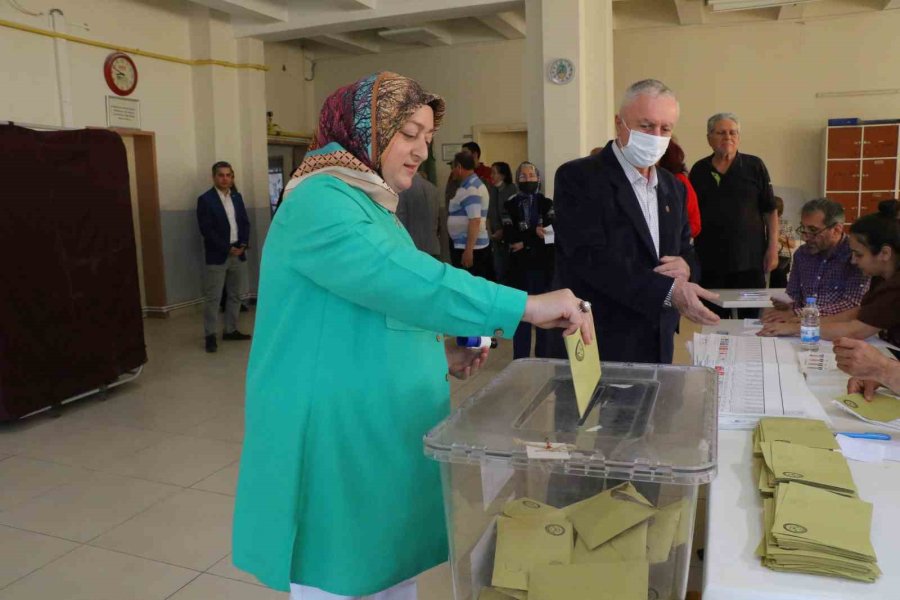 Antalya’da Seçimlerde 9 Bin 45 Polis Ve Jandarma Görev Yapıyor