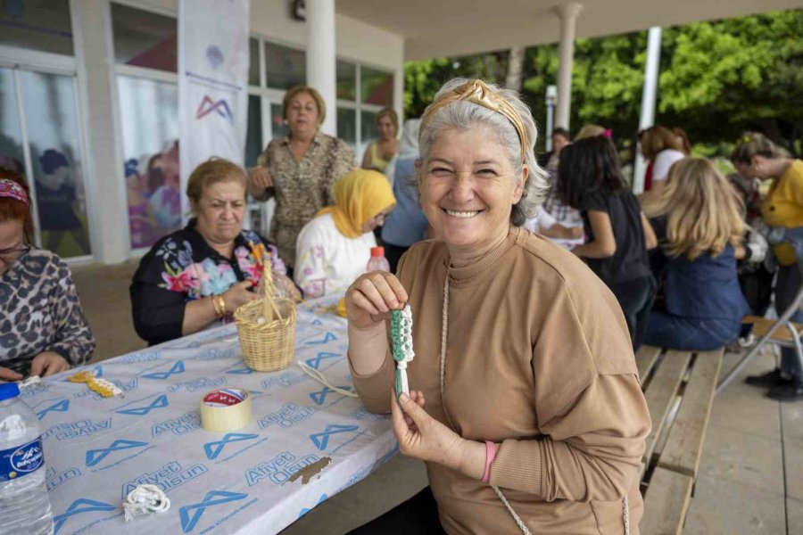 Mersin’de Anneler Günü Dolayısıyla Atölye Etkinliği Düzenlendi