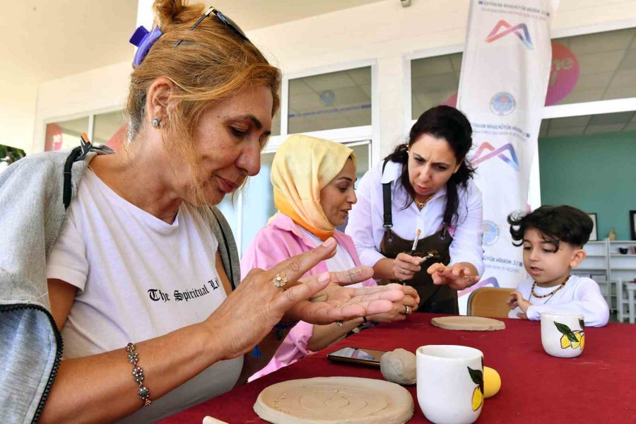 Mersin’de Anneler Günü Dolayısıyla Atölye Etkinliği Düzenlendi