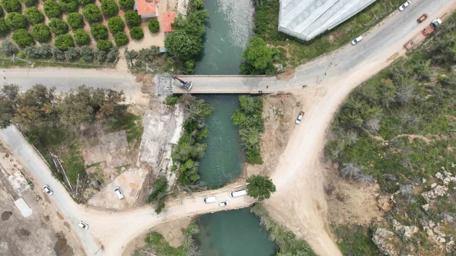 Büyükşehir Belediyesi Naras Köprüsü’nü Yeniliyor