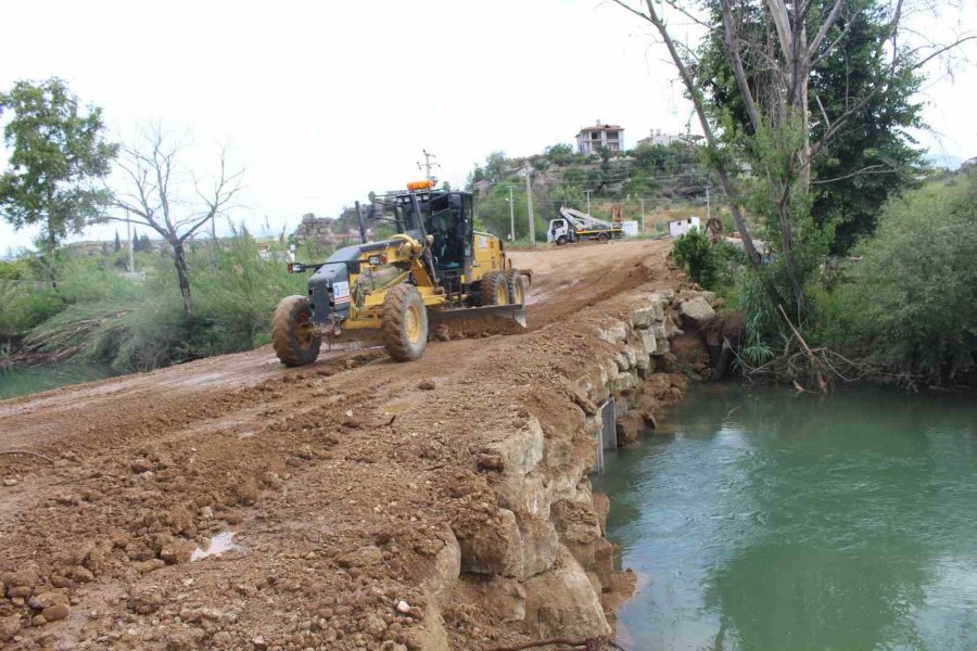 Büyükşehir Belediyesi Naras Köprüsü’nü Yeniliyor