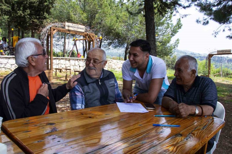 Emekli Evi Sakinleri, Darısekisi Örnek Köyü’nü Gezdi