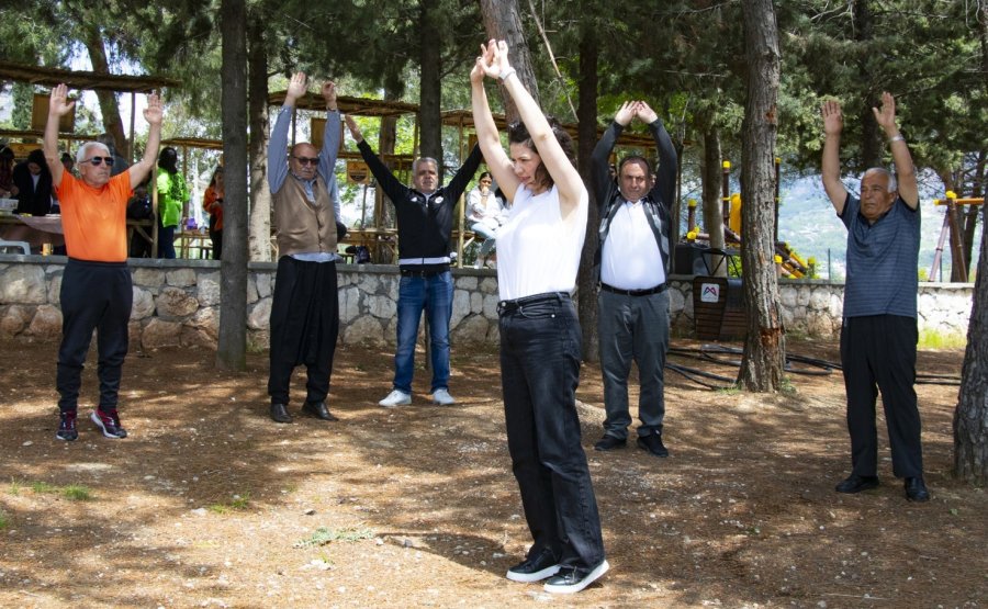 Emekli Evi Sakinleri, Darısekisi Örnek Köyü’nü Gezdi