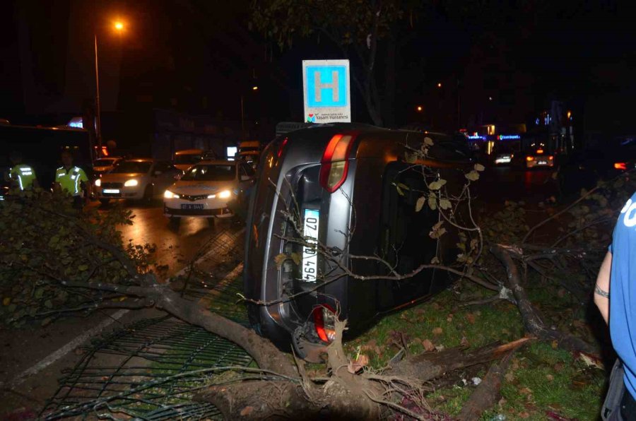 Antalya’da Refüje Çıkan Otomobil Takla Attı: 3 Yaralı