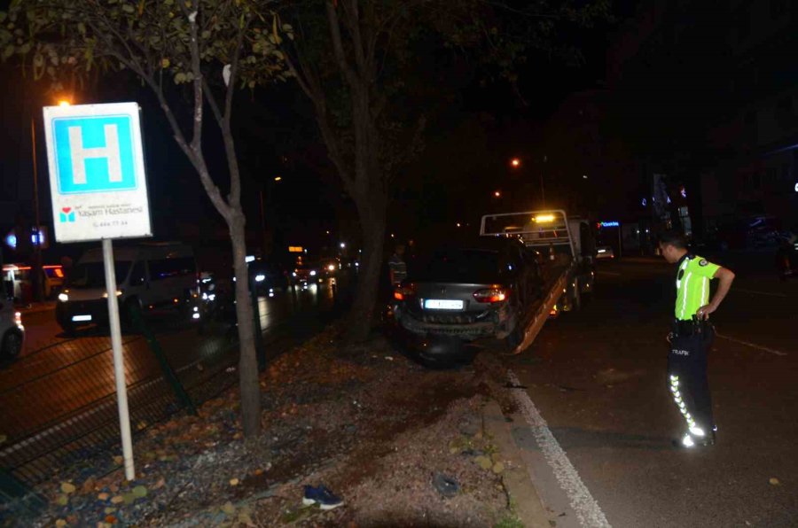 Antalya’da Refüje Çıkan Otomobil Takla Attı: 3 Yaralı