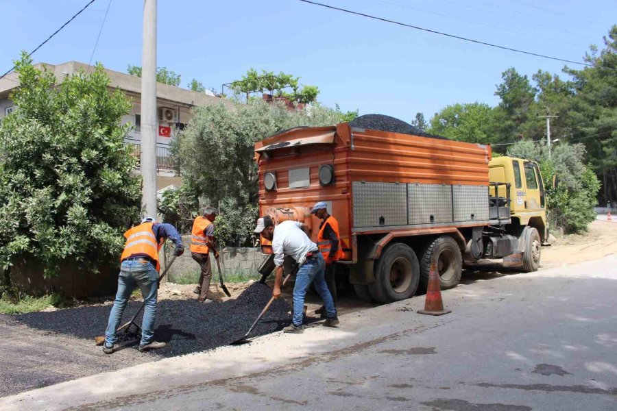 Manavgat’ta Sıcak Asfalt Çalışması