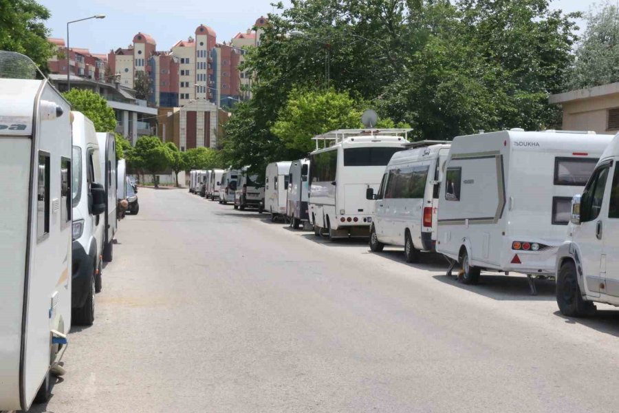 Antalya’da Denize Sıfır Karavan Tatiline Yasak Geliyor