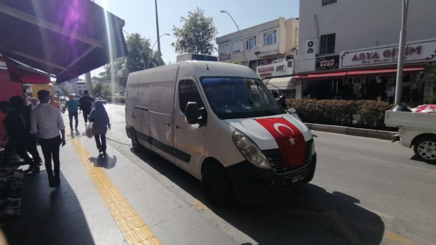 Aracına Ceza Yazılacağını Öğrenince "deprem Bölgesine Yardımdan Dönüyorum" Dedi Ama İkna Edemedi