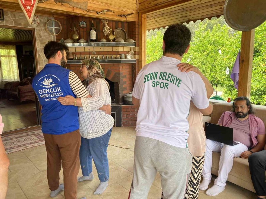 Bugünün Gençlerinden Dünün Gençlerine Sazlı Sözlü Eğlence