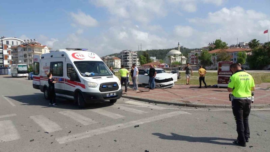 Test Etmek İstediği Aracı Hurdaya Çevirdi, Kavgayı Polisler Ayırdı