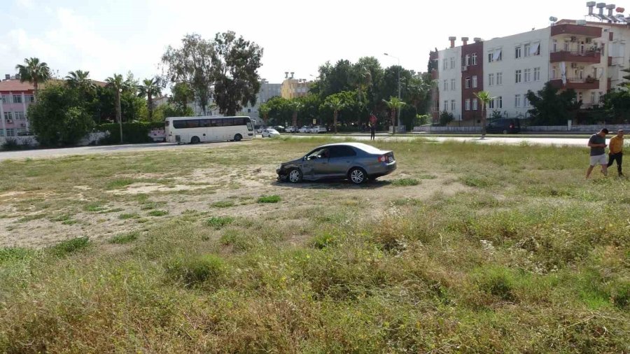 Test Etmek İstediği Aracı Hurdaya Çevirdi, Kavgayı Polisler Ayırdı