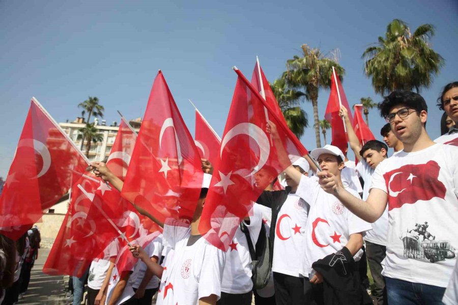 Mersin’de Coşkulu 19 Mayıs Kutlaması